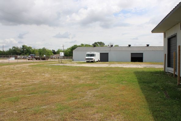 470 S 4th St, Beaumont, TX 77701